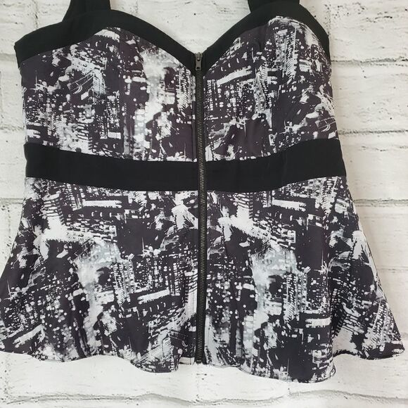 City Chic Black and white city lights zip up corset peplum size small = size 16 - Picture 6 of 10